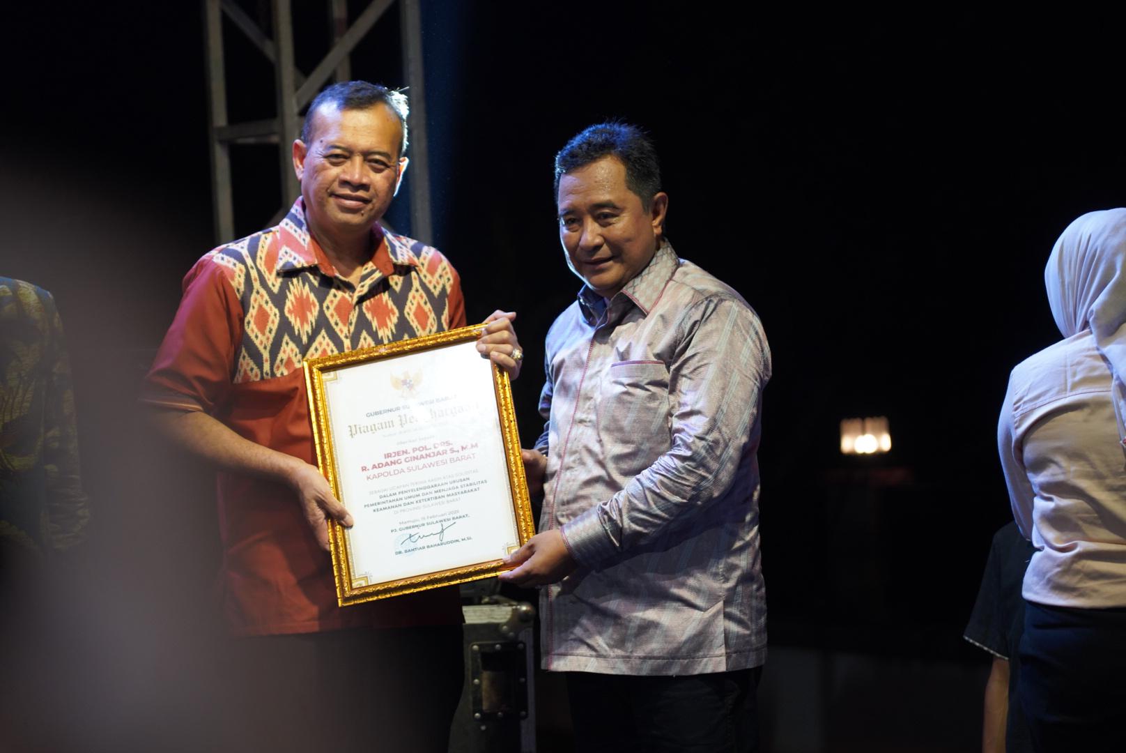 Kapolda Sulbar Irjen Pol Adang Ginanjar Hadiri Silaturahmi Perpisahan Pj Gubernur Bahtiar Baharuddin