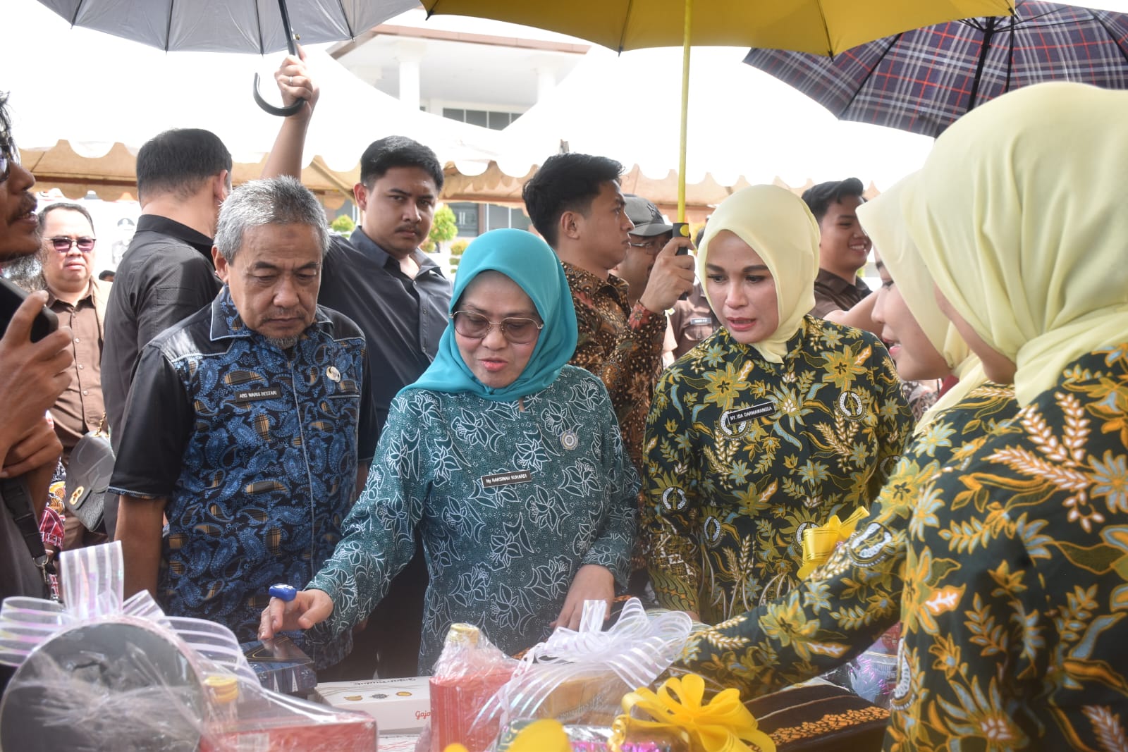 Tinjau GPM di Kejati Sulbar, Ketua TP PKK Berbagi Berkah