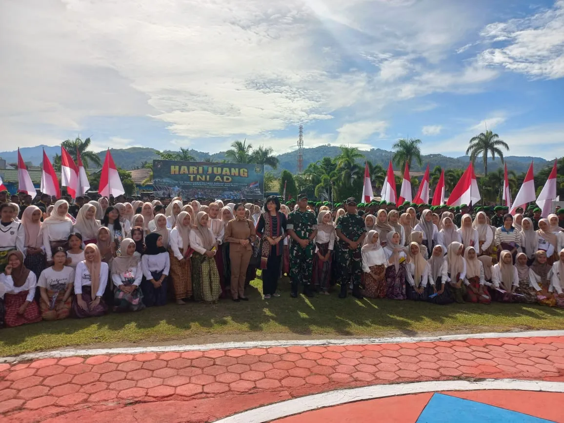 Tim Korem 142/Tatag Menyulap Lapangan Ahmad Kirang Menjadi Area Yang Rapi, Bersih Sehingga Bisa Di Jadikan Tempat Pegelaran Peringatan Hari Jadi Juang TNI AD 2025