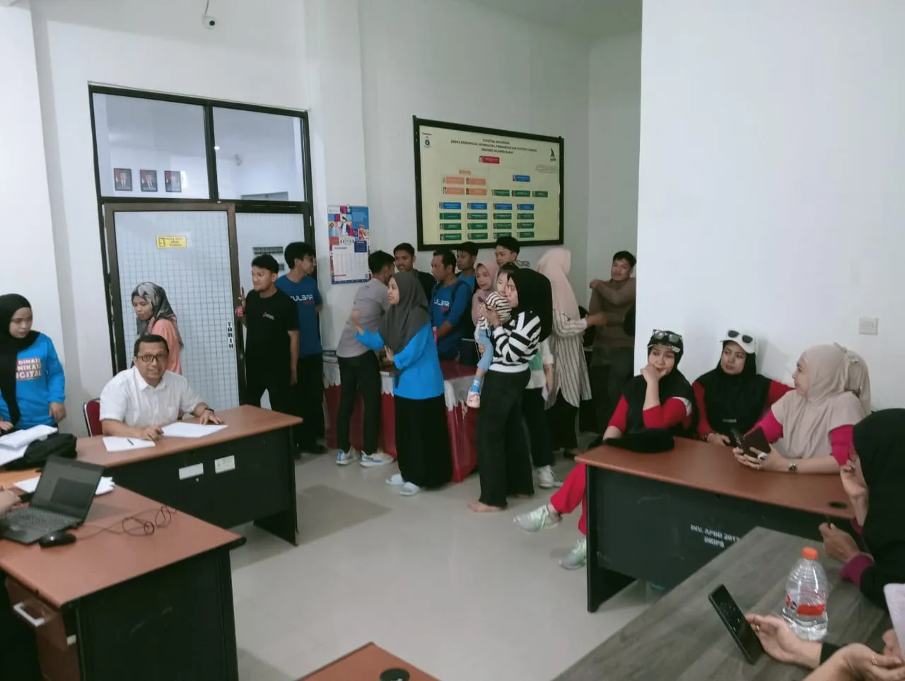 Optimalkan Pelayanan di Hari Pertama Kerja 2026, Kepala Dinas Kominfo Sulbar Pantau Kehadiran ASN