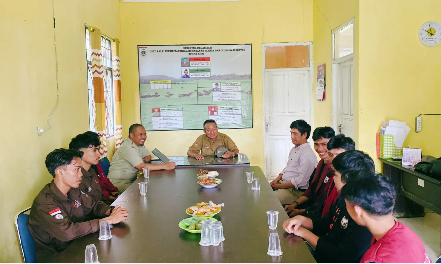 UPTD BPHMT- IB Sulbar Terima Delapan Mahasiswa Jurusan Peternakan Unsulbar untuk PKL di Instalasi Perbibitan Ternak Unggul Kalukku