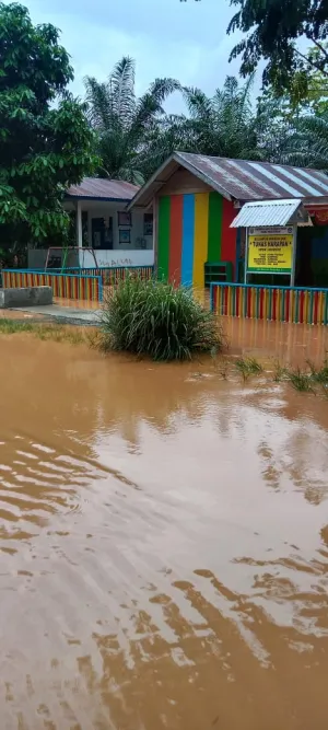Terima Laporan Kejadian Banjir di Mamuju Tengah, BPBD Sulbar Instruksikan Penanganan Cepat, Tepat dan Terkoordinasi