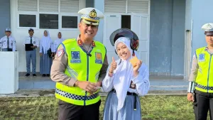 Ditlantas Polda Sulbar Gencarkan Program Bulan Tertib Helm (BTH) di 6 Sekolah Wilayah Mamuju