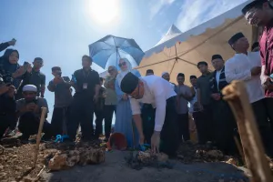Peletaka Batu Pertama Pembangunan Masjid An-Nur Tanete Guru, Gubernur Sulbar Ajak Jaga Lingkungan