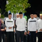 Plt Karo Pemkesra Sulbar Dampingi Gubernur Hadiri Peringatan Isra Miraj di Kalukku Mamuju
